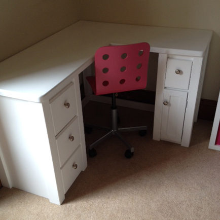 Right Angle Dressing Table
