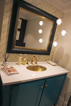 Inchyra blue vanity unit with Angelo white top
